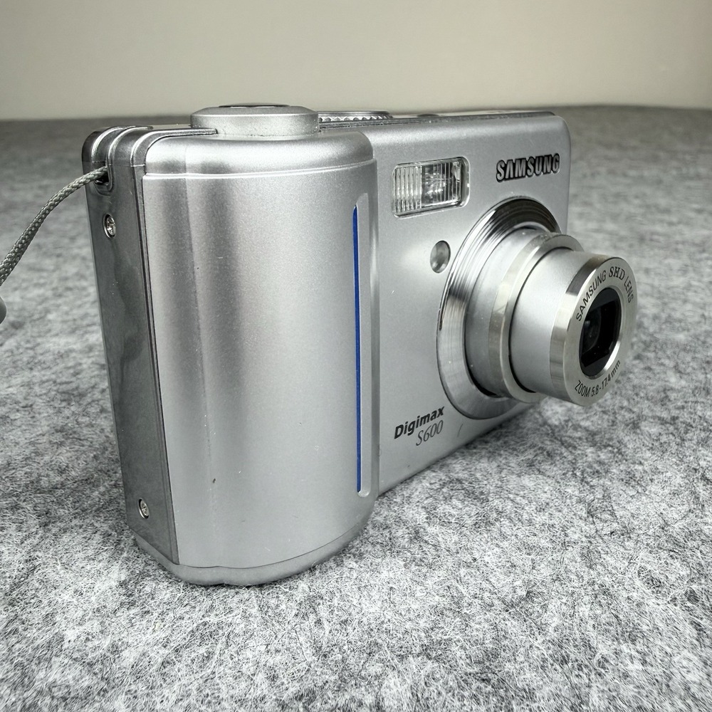 SAMSUNG Digimax S600, 6MP Compact Digital Camera Silver, Tested & Working - Picture 9 of 11